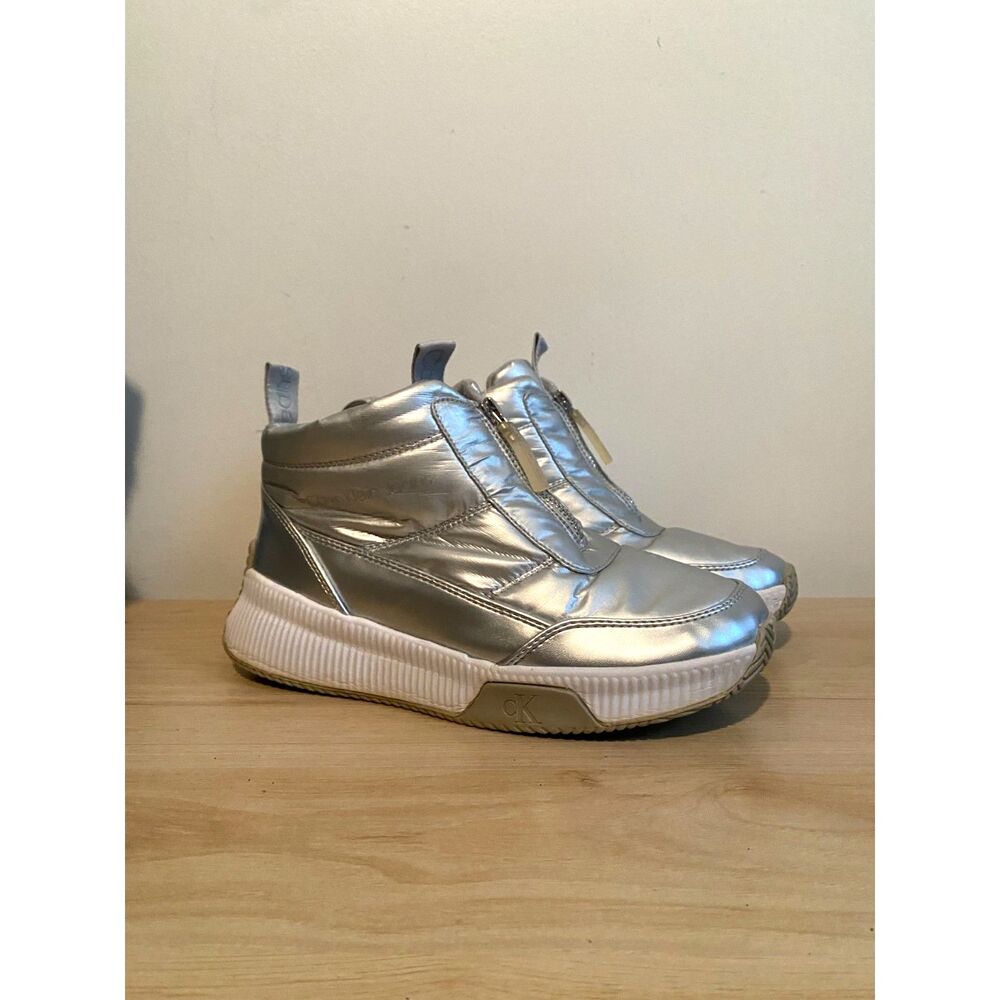 Calvin Klein Jeans Merina 2 Silver Metallic Insulated Winter Sneakers Boots 7M